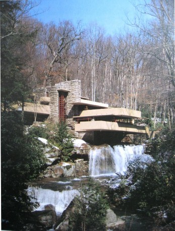 Hình 33 Nhà biệt thự trên thác Fank Loyd Wright Biệt thự gồm những tường đá 1