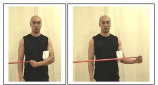 Hình 17 bài tập xoay ngoài với dây chun Hình 18 bài tập dạng vai với dây chun 12