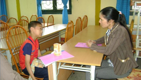 Hình 3 4 Khám đánh giá định kỳ cho học sinh có vấn đề SKTT e Giám sát hoạt 2