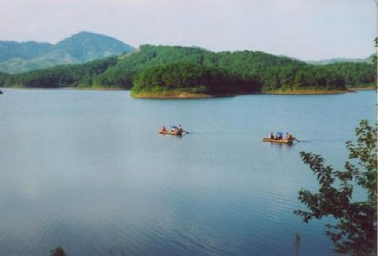 Hồ Khuôn Thần thắng cảnh đẹp ở Kiên Lao Lục Ngạn Nguồn Phòng thông tin xã 4