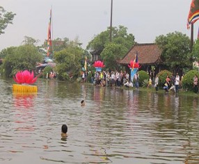 Lễ hội ở chùa Keo Đền Trần Quang cảnh đền Trần Lễ hội đền Trần Thái 4