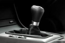 6 Bật đèn tín hiệu trái và quan sát gương chiếu hậu trái 7 Nhả phanh tay 8 Nhả 12