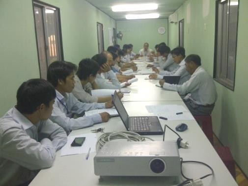 Hình 2 2 Một cuộc họp của nhà thầu thi công tại dự ánImperia Smart City Quận 1