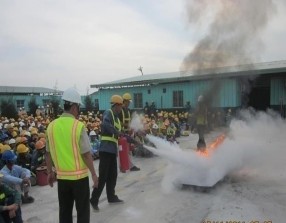 Hình 2 3 Trang thiết bị và buổi huấn luyện PCCC tại một dự ánThe Matrix One 3