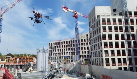 Hình 3 3 Hình ảnh minh họa drone thực hiện việc giám sát trên công trường 3