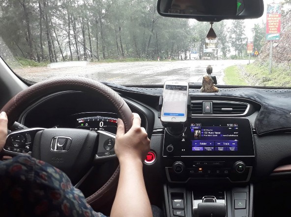 Hình 3 5 Công tác chuẩn bị đo đạc chỉ số IRI trên tuyến đường Tỉnh lộ 334 1