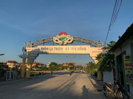 Hình 5 Đường giao thông ở xã Tản Hồng Hình 6 Bưu điện xã Tản Hồng Phụ 5