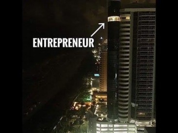 Entrepreneur hay Start up là cách gọi những nhà khởi nghiệp Họ thường làm việc 2