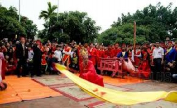 Hình 7 Lễ hội Đình Làng Hình 8 Chùa Tiên Du Hình 9 Lăng Bà vú Hình 10 Làng nghề 7